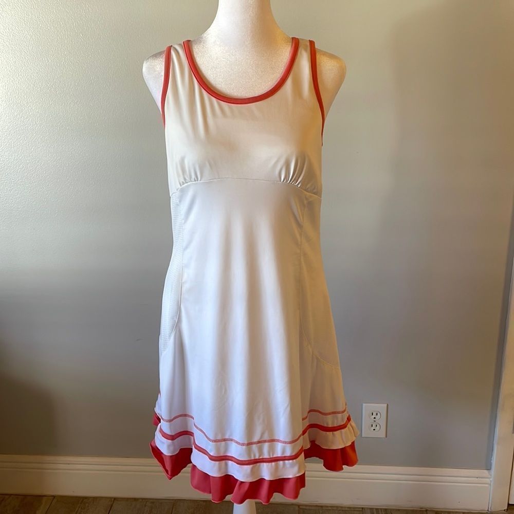 [ellesse] White/Coral Trim Athletic Dress - Size 38/Medium